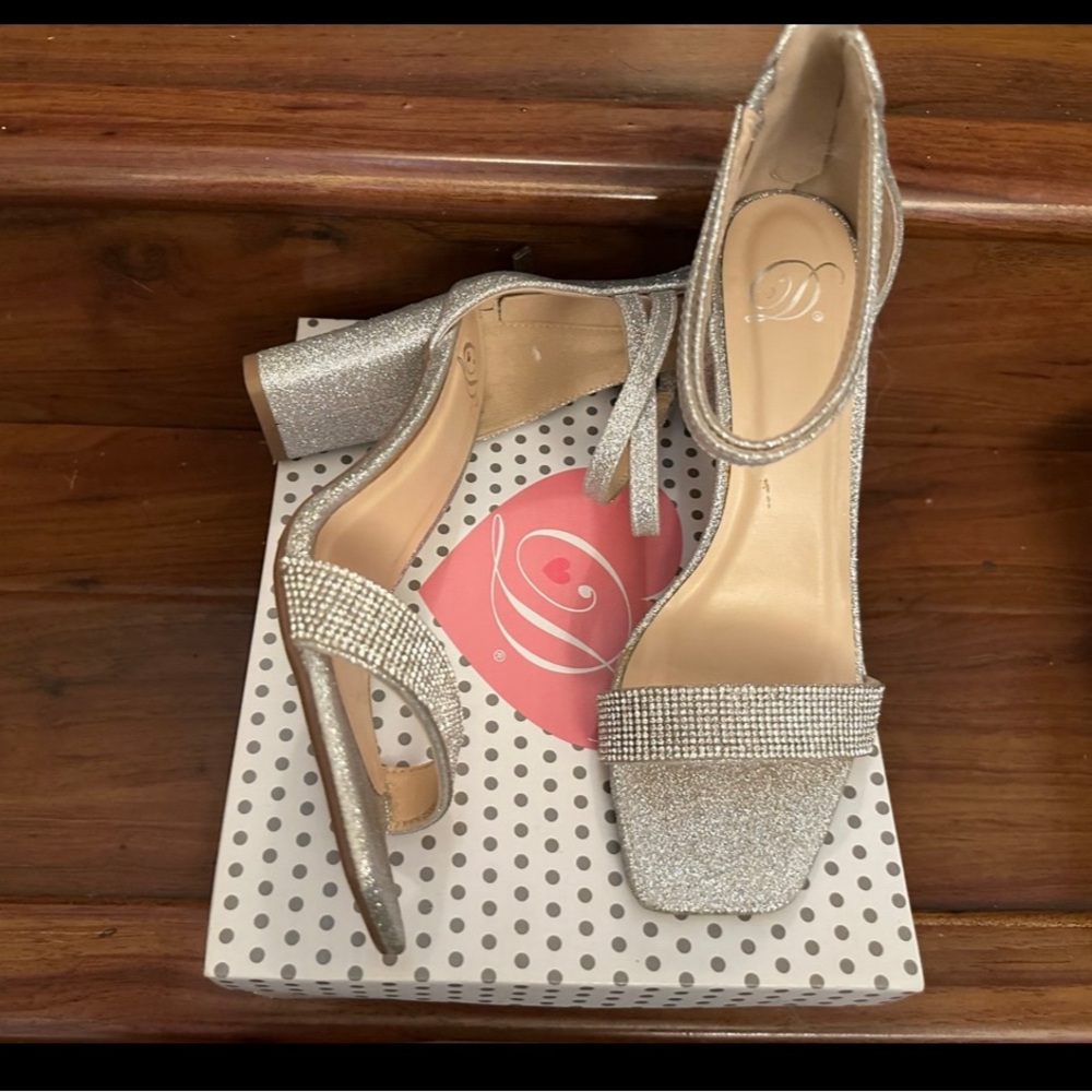 Reflections Silver Shimmery Heels (6.5)